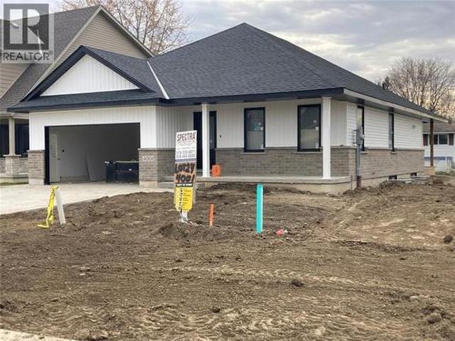 4001 Greenwood Drive, Petrolia, ON, N0N 1R0 house for sale | Listing ID 25024 | Royal LePage