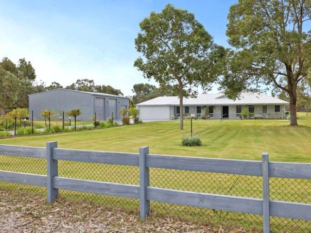 4001sqm of Land, New House, New Shed