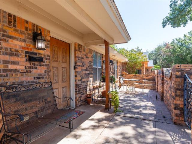 4002 Ligustrum Drive