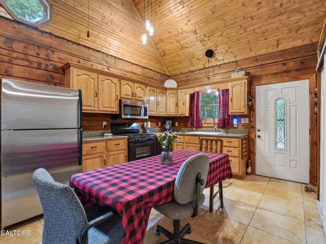 4003 Chapel Hill Rd