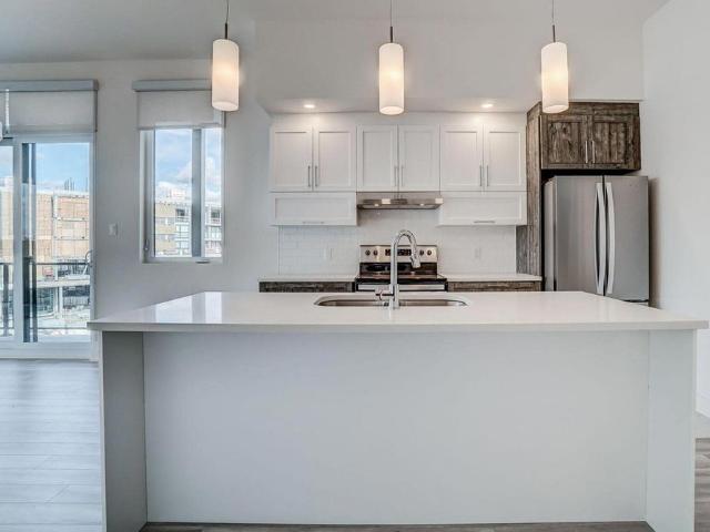 400 409 2 Bedroom 2 Storey PENTHOUSE with Rooftop Terrace 500 Rue De L'Atmosphere, Gatineau