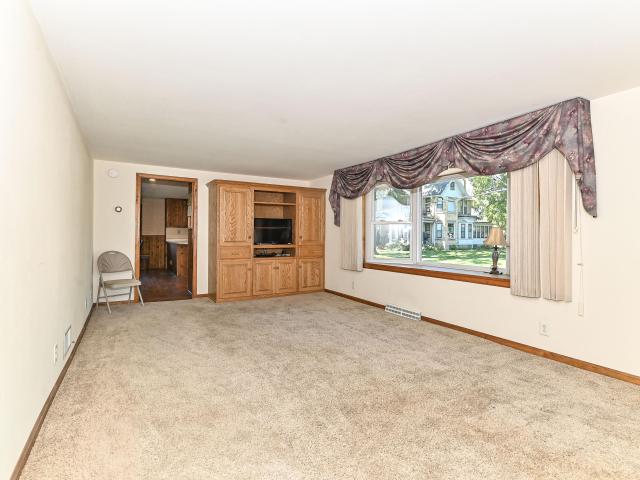 400&402 S 3rd St
