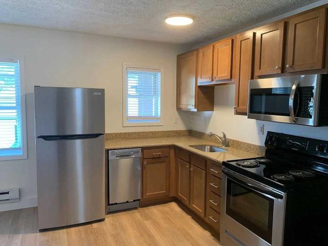 400 402 S Henderson St 1 Bedroom Apartment for Rent at 400 S Henderson St, Bloomington, IN 47401 Elm Heights