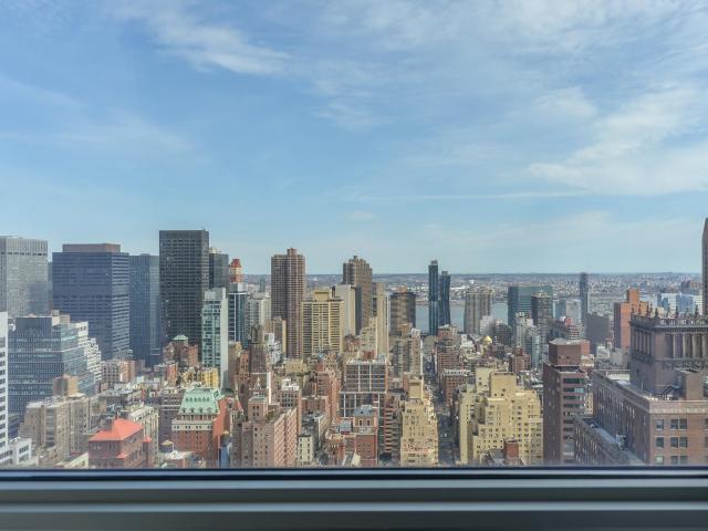 400 5th Avenue 47 B