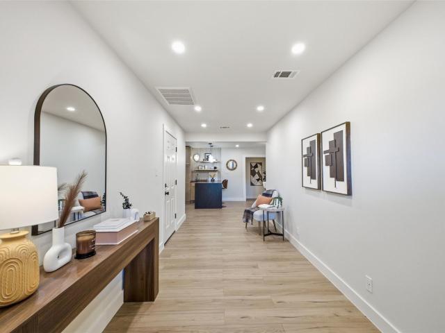 400 Chippendale Ave