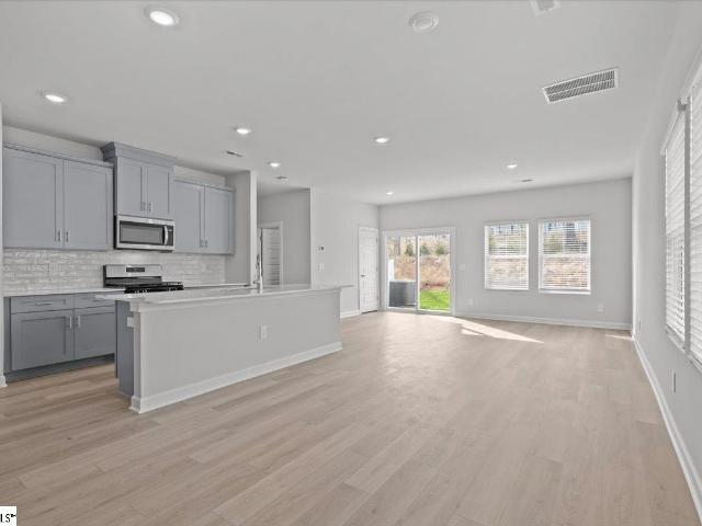 400 Blissful Ct, Taylors, SC 29687 | MLS #1571
