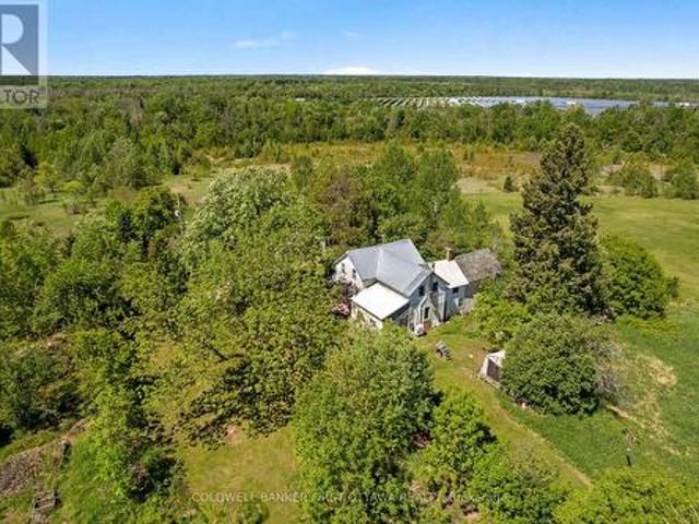400 Buttermilk Hill Road, Drummond/North Elmsley, ON, K7H 3C3 house for sale | Listing ID X13823 | Royal LePage