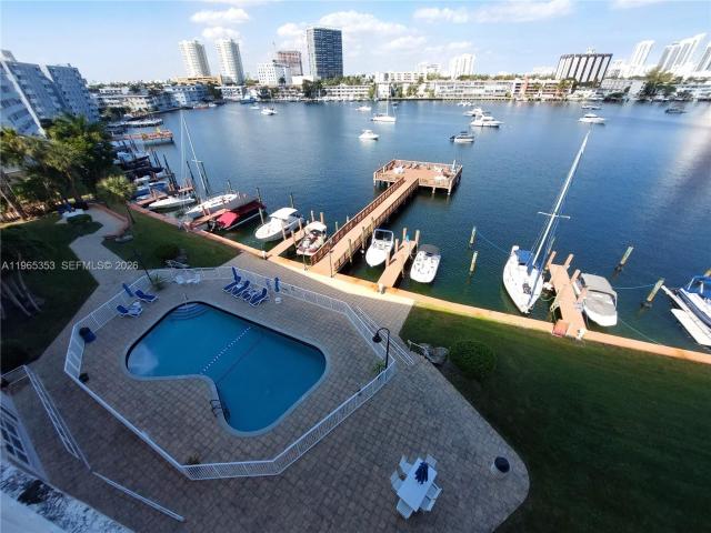 400 Golden Isles Dr Unit 47, Hallandale Beach, US, FL