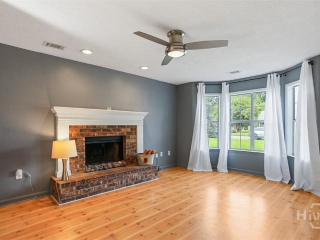 400 Greenwich Drive