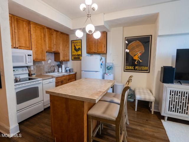 400 Deal Lake Drive Unit 4E