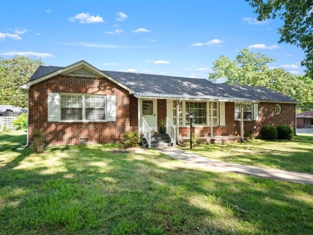 400 Edgewood Dr, Tullahoma, TN 37388 | MLS #3185