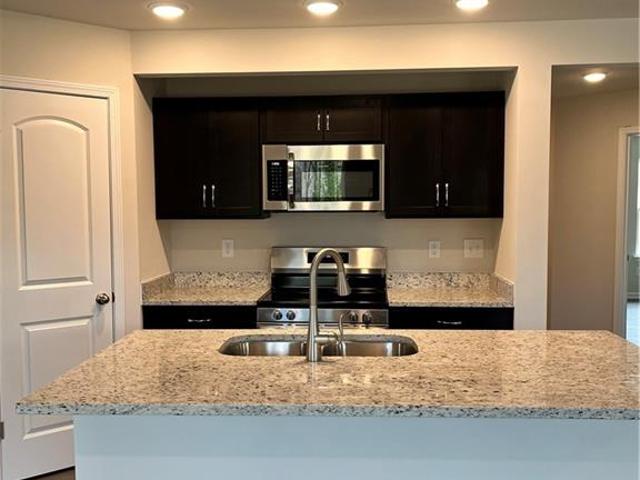 400 Oakwood Circle