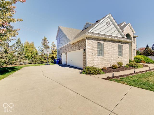 400 Lois Way
