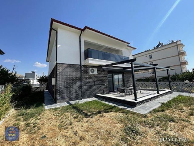 400 M2 ARSA İÇERİSİNDE ULTRA LÜKS AKILLI VİLLA