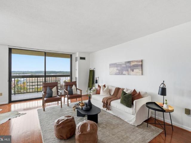 400 Madison Street # 1008