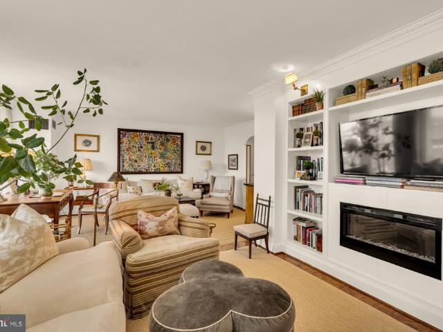 400 Madison Street # 501/510