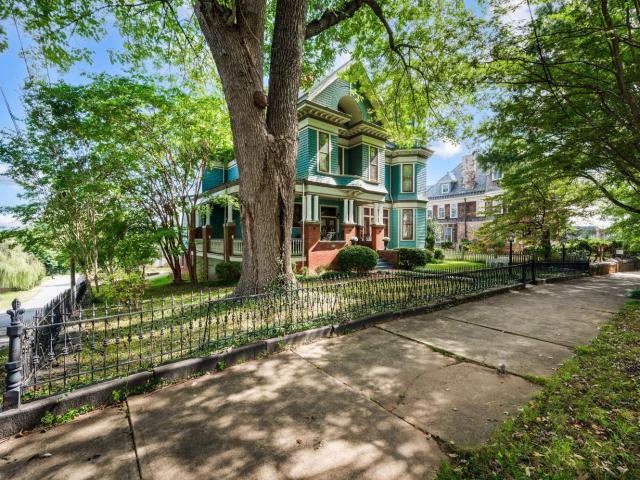 400 Madison Street