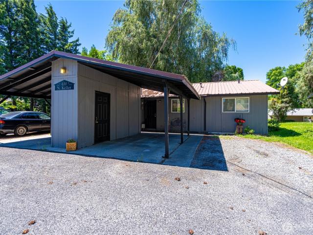 400 N Keller Avenue # A & B