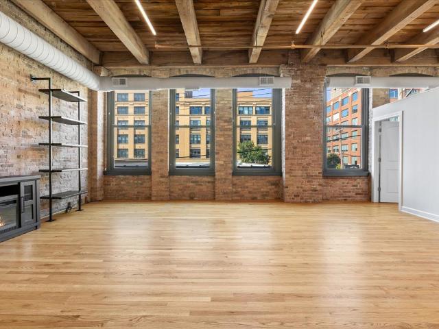 400 S GREEN Street # 210