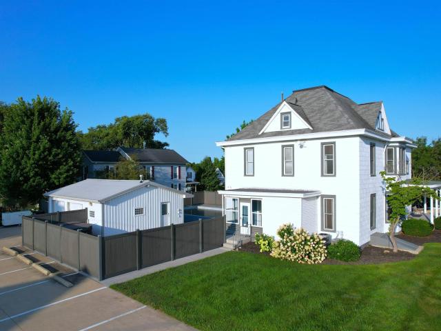 400 S Prairie Street