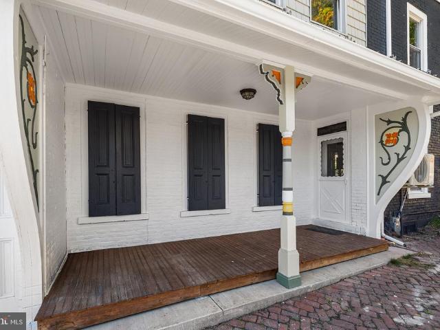 400 W Arch Street