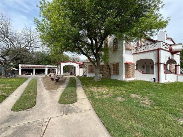 400 W Saint Charles Avenue