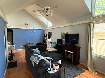 400 W Somersbe Place