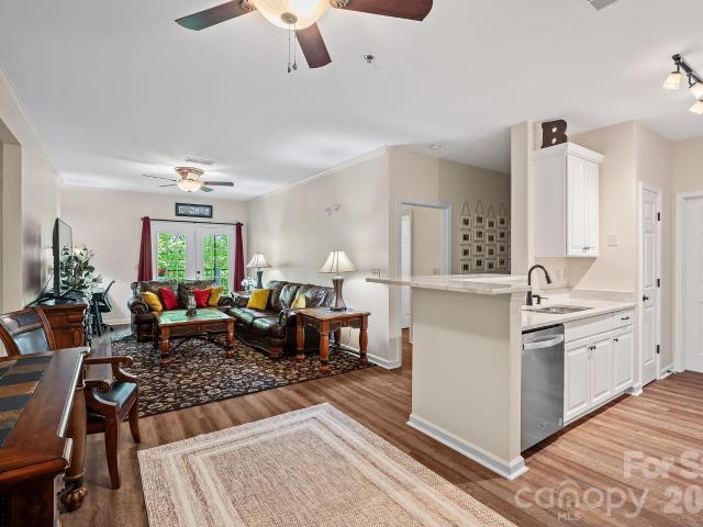 400 Vista Lake Drive # 208