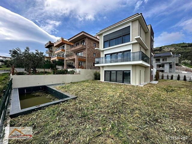 400M2 ARSADA DENİZ MANZARALI HAVUZLU ASANSÖRLÜ LÜX TRİBLEK VİLLA