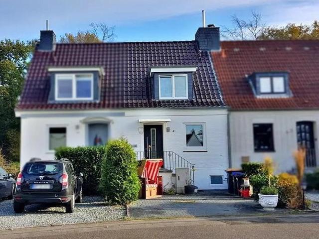 400m zum Strand RH mit Garten & Stellplatz in ruhiger Straße in Timmendorfer Strand zu vermieten