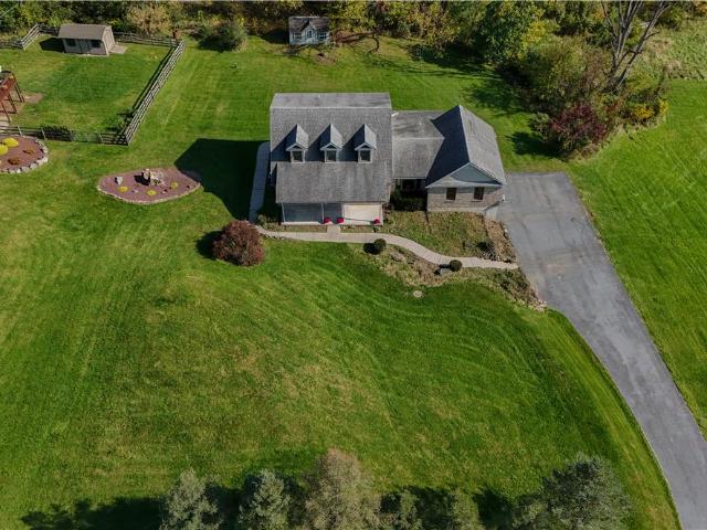 4015 Country Side Lane