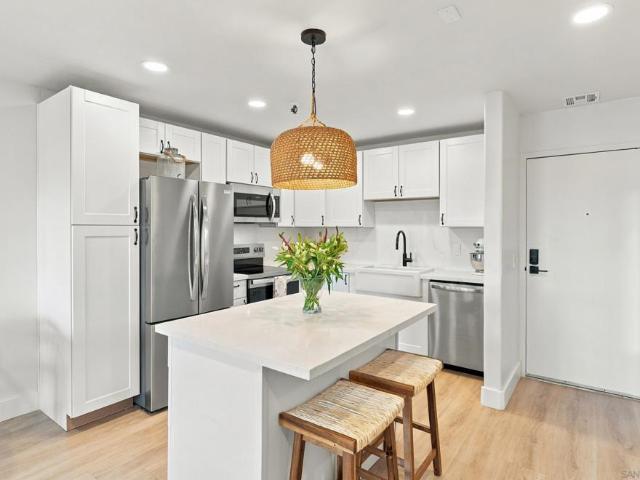4015 Crown Point Dr 104