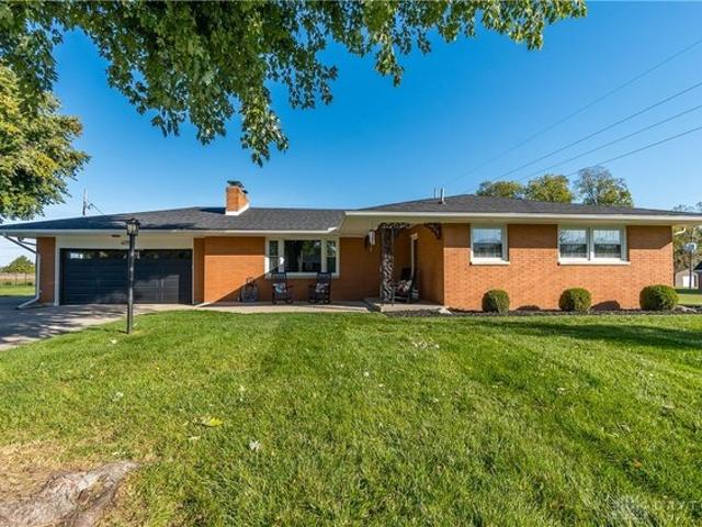 4015 W Camelot Rd, Piqua, OH 45356