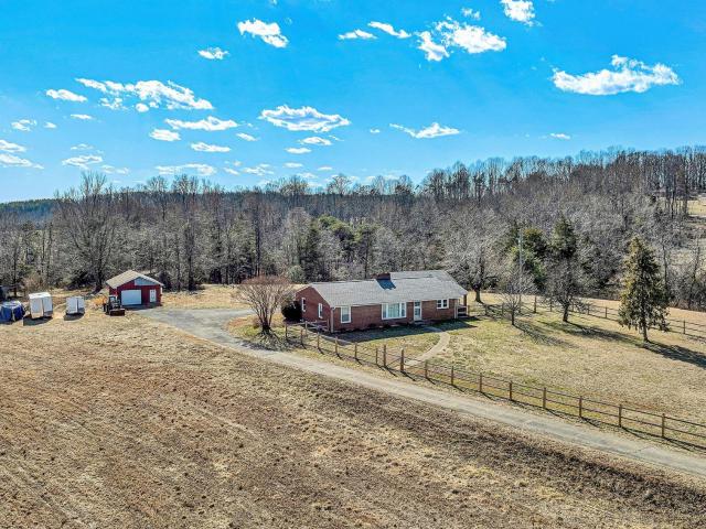 4015 White House Rd, Moneta, VA