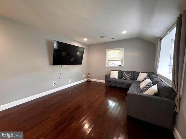 4010 73Rd Ave