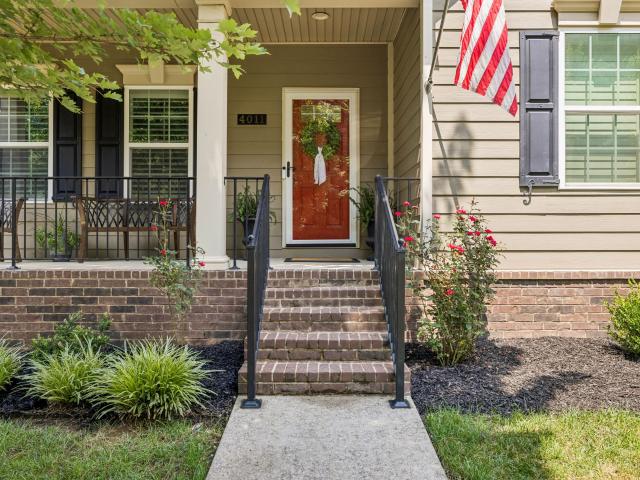 4011 Mossy Rock Ln