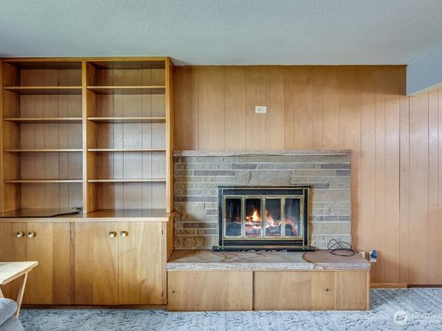 4012 W Deschutes Avenue