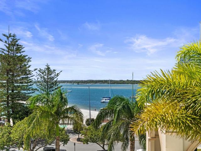 401/360 Marine Parade