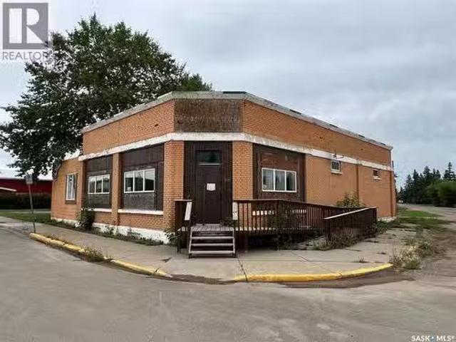 401 3Rd Avenue E, Meadow Lake, SK, S9X 1P6 commercial for sa.