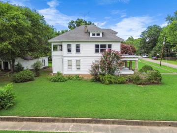 401 Ave 1 NE