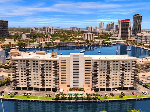 401 Golden Isles Dr Unit 307, Hallandale Beach, US, FL