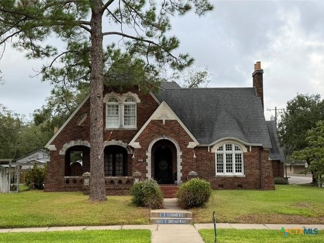 401 E Broadway St, Cuero, TX 77954