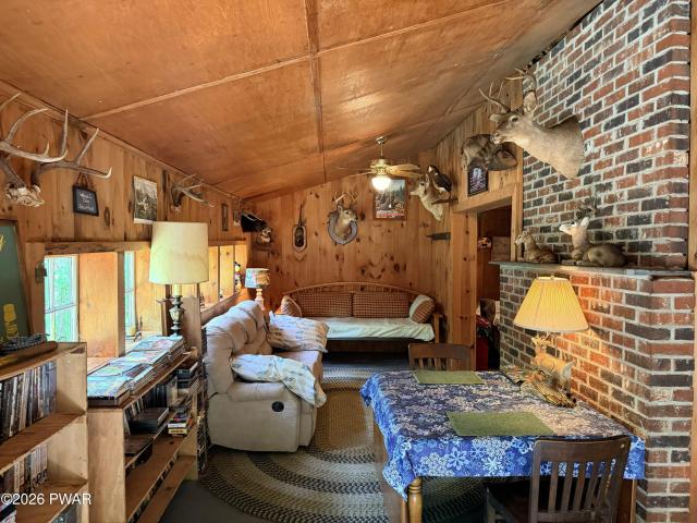 401 Lake Giles Road