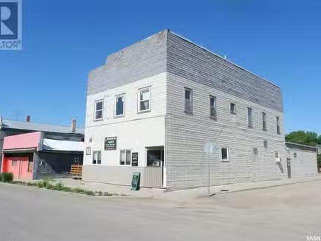 401 Main Street, Mossbank, SK, S0H 3G0 commercial for sale.