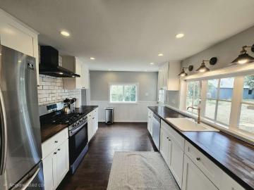401 Maple Avenue