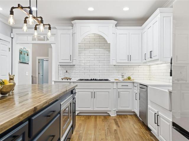 401 Maple Ridge Court