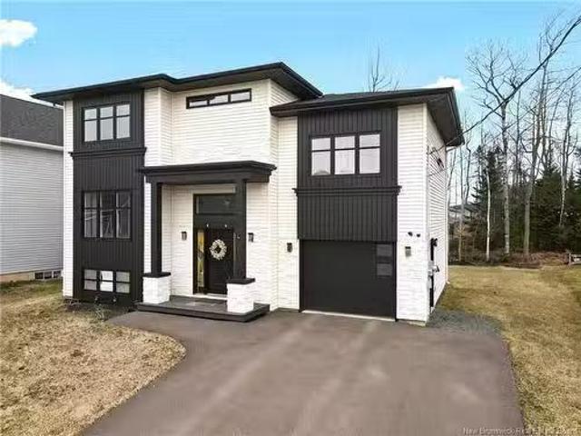 401 Maplehurst Dr, Moncton, NB, E1G 0E5 house for sale List.