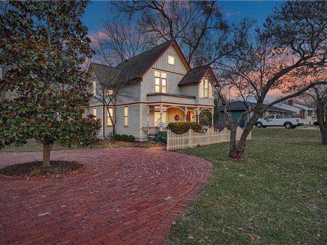 401 S Harrison St, Olathe, KS 66061 | MLS #2603