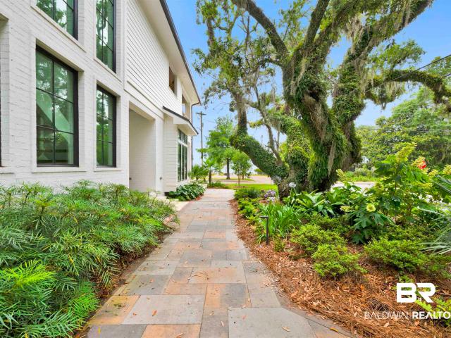 401 S Mobile Street