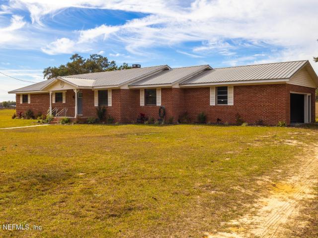 401 Pleasant St, Pomona Park, FL 32181 | MLS #2123